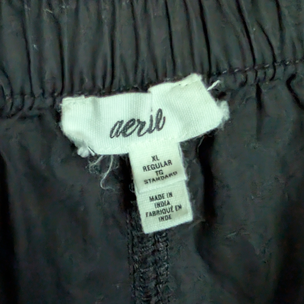 Aerie Black Cargo Pants - Picture 8 of 10